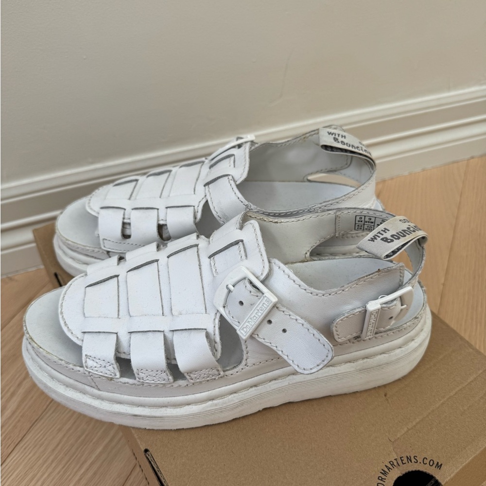 Dr. Martens White Leather Fisherman’s Sandals
Unisex - Picture 3 of 5